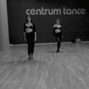 Lucia "Ginger" Molčányiová Instagram - Pro velký zájem znovu přinášíme👠HEELS DANCE WORKSHOP👠s naší společnou choreo na kultovní song „Cell Block Tango“ z našeho oblíbeného muzikálu Chicago.❤️‍🔥

📆2/3/2024 sobota 11:00-14:00
📍 @tanecni_sector Tusarova 31, Praha
🌹Level: ALL LEVELS začátečnice - pokročilé
💃🏼Dress Code: Hot Outfit & Heels
👑Cena: 1000 Kč platba online / 1200 Kč platba na místě 

⬇️Registrace⬇️
www.dancewithginger.com

Přihlaš se co nejdřív. Počet míst omezen!
Těšíme se na tebe!
💋