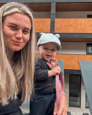 Lucie Čižmárová Instagram - Víkend 🤩❤️ dnes 10 měsíců 🩵

#ThuleChariotSport #thuleurbanglide4wheel #Midblue #Family #thule #bringyourkids