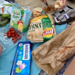 Lucie Fagedet Instagram - A la table