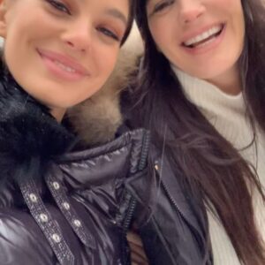 Lucila Solá Instagram - Searching for food in a snowstorm with my bestie 🙋🏻‍♀️ ❄️❄️❄️