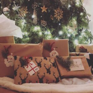 Lucila Solá Instagram - Coming along 🎁 #myfavoritetimeofyear 🎄