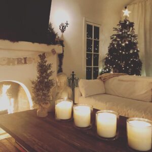 Lucila Solá Instagram - Coming along 🎁 #myfavoritetimeofyear 🎄