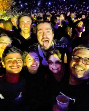 Lúcio Mauro Filho Instagram - É Paul McCartney meu povo!
Gratidão total a Luiz Oscar e Luiz Guilherme Niemeyer e  o amado Caio Bucker!
Q noite histórica!
💚💛🎸✨
@bonustrack.live
@caiobucker 
@lgniemeyer 
#paulmccartney 
#paulinrio 
#beatles
#thebeatles