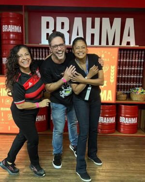 Lúcio Mauro Filho Instagram - Eu e Filhota, curtindo um Mengão na Brahma! 
Vivi pra sentir essa emoção!
Que gente linda rubro-negra!
❤️🖤✨
@brahmacerveja
#MaracaComBrahma
@cseventos
@sampaio_carol
@micheldiamant
#SNR
#flamengo