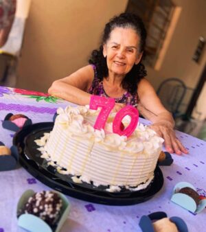 Lúcio Mauro Filho Instagram - Minha amada sogra Marinete, festejando 70 anos no dia de hoje e meu coração em festa, por tudo que ela representa na minha vida.
Um ser humano generoso, guerreira, que colocou no mundo a mulher que eu escolhi para viver a vida.
Só isso já seria suficiente para que eu a amasse, mas tem muito mais. 
Tem o carinho gigantesco com que sempre me tratou, tem minha cunhada Gi, meu cunhadão André, tem sua neta Rafaela.
Obrigado Dona Marinete, por tanta coisa boa na minha vida!
Feliz Aniversário! Deus te abençoe sempre.
Te amo sogrinha!
❤️🎉🍀✨