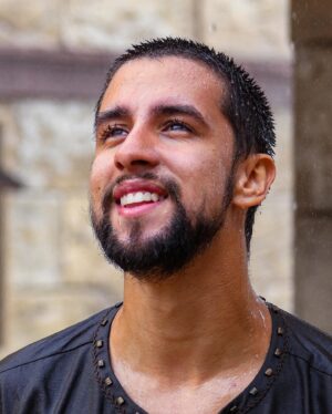 Luckas Moura Instagram - oh chuva eu peço que caia devagar… 🎶