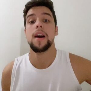 Luckas Moura Instagram - Aí é pipoco !!! Chifre em pó kkkk muito bom
E cadê as Letícias ?????? 
@tierry 
@ze_vaqueiroof