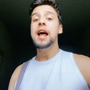 Luckas Moura Instagram - Aí é pipoco !!! Chifre em pó kkkk muito bom
E cadê as Letícias ?????? 
@tierry 
@ze_vaqueiroof