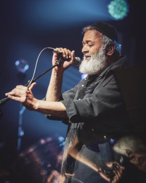 Lucky Ali Instagram - Thank you Australia and New Zealand for bringing the heat… what an unmatched energy you all had..
I would like to thank everyone for being there and for all the love we shared.. until we meet again Inshallah…

@drrnbentertainment 
@bollybeats.au
@bollyspherenz 

Drums and Percussion : @dinu_drums
Electric Guitar & Backing Vocals : @surajgulvady
Bamboo Flute & Backing Vocals : @iamtalkingbamboo
Acoustic Guitar & Backing Vocals : @subashpradhan1
Bass Guitar & Backing Vocals :
@raghuraman_ramasubramanian
Keyboard, Percussion & Backing Vocals :
@bharathkumar
FOH : @joshinitin
Lights : @naveen_deshpand3 
Visual : @wolvesvisuals | @aarondmello03 
Management : @farmhouse.music