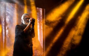 Lucky Ali Instagram - Glad to end our very long season in our home town Bangalore.. I would like to thank all the public for being there and for all the love we shared. Until we meet again, Inshallah…

Also, a shoutout to @vivianakadivine and @gullygangindia . What a great talent, catch up soon..

 @zomaland 

Drums and Percussion : @dinu_drums
Electric Guitar & Backing Vocals : @surajgulvady
Bamboo Flute & Backing Vocals : @iamtalkingbamboo
Acoustic Guitar & Backing Vocals : @subashpradhan1
Bass Guitar & Backing Vocals :
@raghuraman_ramasubramanian
Keyboard, Percussion & Backing Vocals :
@bharathkumar
FOH : @akashshivakumar 
Management : @farmhouse.music 
📸 : @deep_living