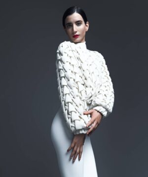 Lucy Cominetti Instagram - Celebrando los 10 años de @paulomendezatelier hicimos una editorial junto a @harpersbazaarcl para su edición de marzo. Por el cierre de Televisa ese número finalmente no verá la luz pero aquí está parte de lo que fue esa sesión. Gracias a todos los grandes talentos que trabajaron ese día. Lo pasé tan bien!!! Felicidades amigo por tu aniversario ❤ #paulomendez10años
