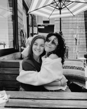 Lucy Luna Instagram - A friendship with no notes 💚 @littlefishbigworld23