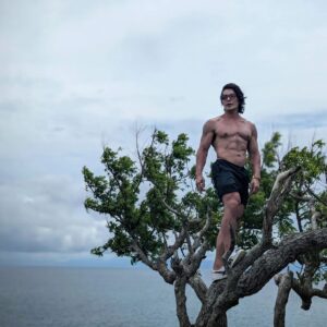 Ludi Lin Instagram - Eat. Pray. Lose your clothes. Bali.

#asicssg #soundmindsoundbody