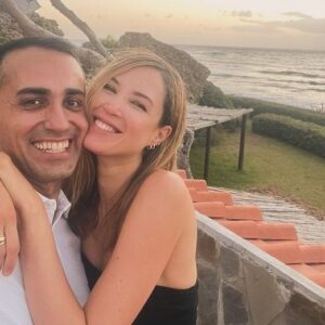 Luigi Di Maio Instagram - A te che sei e sarai una mamma straordinaria, grazie per questa vita insieme. 
Buona festa della mamma ❤️