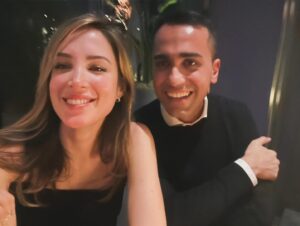 Luigi Di Maio Instagram - A te che sei e sarai una mamma straordinaria, grazie per questa vita insieme. 
Buona festa della mamma ❤️