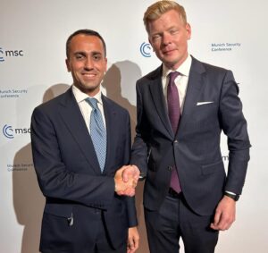 Luigi Di Maio Instagram - Nella cornice della splendida Monaco di Baviera, la Munich Security Conference 2024 è stata ancora una volta un grande successo. 
Molte occasioni per discutere di soluzioni alle più importanti crisi internazionali e una grande opportunità per incontri bilaterali con colleghi e vecchi amici.