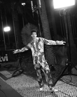 Luís Borges Instagram - Ontem fui em pijama mood para a festa da @tvioficial ✨💘