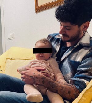 Luis Cepeda Instagram - Por fin conozco a mi sobrina.
Traía regalo.