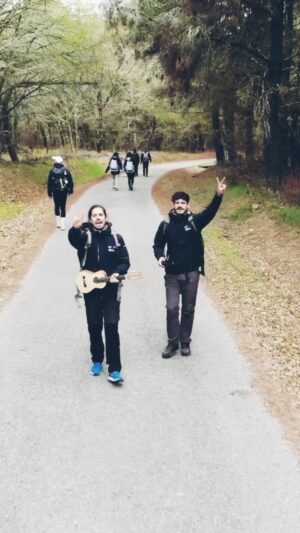 Luis Cepeda Instagram - Mi primer reel editado desde el corazón ❤️ He hecho un resumencito de estos días disfrutando del Camino de Santiago, espero que os guste.

#Xacobeo 
#GaliciaDestinoSeguro 
#CamiñaAGalicia
@camino_xacobeo 
@roimendez 
@grtamara 
@pasoapasoblog 
@xurxocarreno 
@cristinacastano.3
