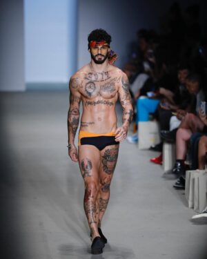 Luis Coppini Instagram - @amirslama #spfw