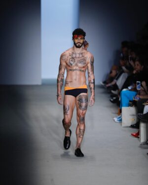 Luis Coppini Instagram - @amirslama #spfw
