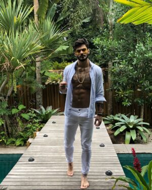 Luis Coppini Instagram - Vivendo avançado..