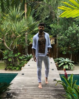 Luis Coppini Instagram - Vivendo avançado..