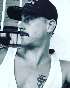 Luis Fernández Instagram - Buen dia! #lafotolahagoyo #pareceqno #mehagoelcrazy #yotbhagocaca #bigotestime #buachiquito
