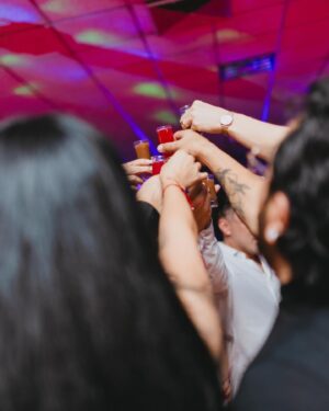 Luis Fernando Peña Instagram - Para sis fiestas nada mejor que la mejor iluminación y música con @beatparty_djs para ambientar todos sus eventos y tener a todo el mundo disfrutando y bailando gracias equipo @mepamx