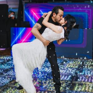 Luis Fernando Peña Instagram - No necesitamos palabras para eso tenemos besos