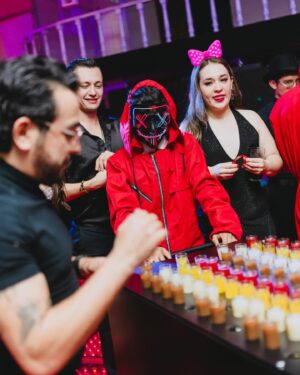 Luis Fernando Peña Instagram - Para sis fiestas nada mejor que la mejor iluminación y música con @beatparty_djs para ambientar todos sus eventos y tener a todo el mundo disfrutando y bailando gracias equipo @mepamx