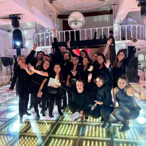 Luis Fernando Peña Instagram - Les presentamos a todo el equipo de @mepamx quienes convierten tus sueños en realidad, ya sea tu boda, xv, bautizo, graduaciones, comidas de fin de año o si quieres prepararte con los mejores para volverte un planner definitivamente MEPA es la opción… Gracias a todos! 🥰
