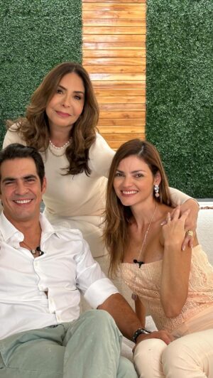 Luis Gerónimo Abreu Instagram - 💥 YA DISPONIBLE💥

@luisgeronimoabreu  y @claudialagatta 

AMAR EN LIBERTAD‼️

SUSCRÍBETE a mi canal Viviana Gibelli TV. Comparte y Dale Like 👍

PRESENTADO POR:

@lainternacionaldeseguros 
@digitel412 
@cmdlatrinidad 
@cafedellanonna 
@somosmaraplus 
@distrilabve 
@fyrlois 
@barocho.ccs 
@viajeshumboldt 

#vivianagibellitv #luisgetonimoabreu #claudialagatta #vivianayluisgeronimoyclaudia