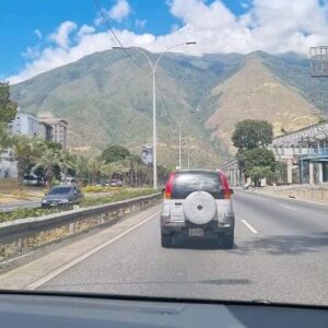 Luis Gerónimo Abreu Instagram - El fin de semana estuve en Caracas visitando  a la familia... y quien me recibe ...mis amigos de @traslados_exclusive_one 
Que vista carajo .... que postal ... Te quiero Caracas !