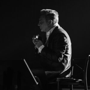 Luis Jara Instagram - Comenzamos un camino, un recorrido por Chile lleno de música, trabajo y disciplina. Una esperada gira de la mano de un disco entrañable como #latinswing. Me acompaña un equipo humano y artístico de primer nivel, técnicos, músicos, y productores. A todos ustedes mil gracias, porque comenzamos con el pie derecho en #temuco. Gracias @jpcrettino por acompañarme. Gracias @paulo_zieballe por tu talento. Ahora nos espera Concepción y antofagasta este mes de julio. Infinitas gracias por su cariño y aplausos. Los quiero y seguimos en ruta @antonio_mondaca @felipesaxo @jhonytrombon @mauriciocastillo.cl @jjvra @rafaelpercu @nachoo_barrientos @kokeduranc @maestri_music @sotelobirkelbach @waldo_gonzalez_ld @iossandon @mosquelot_ @flavio_silva_cifuentes @pabloko73 @rodrigovidelam @camipiki @bizarrolivecl @sono.cl @supermercadoslily @carnivo_steakhouse @jpcrettino @paulo_zieballe. Gracias al auspicio de @cajalosandes 

Fotos y videos by: @sebaadiaaz