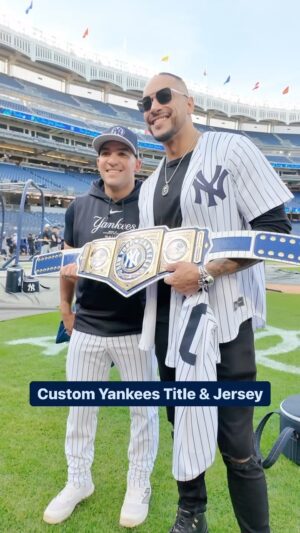 Luis Martinez Instagram - Just World Heavyweight Champion things for @archerofinfamy 🔥⚾️