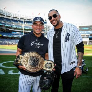 Luis Martinez Instagram - All Rise! ⚖️

The @wwe Heavyweight Champ is in the building 🔥