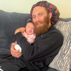 Luis Peña Instagram - Someone was excited for daddy to be home