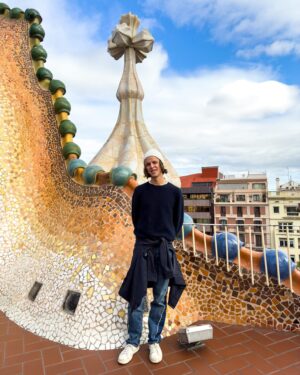 Luis de la Rosa Instagram - Que onda con Gaudí 🤯