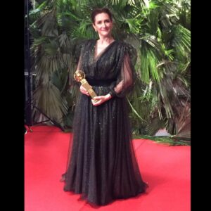 Luísa Cruz Instagram - Receber o Globo de Ouro como melhor actriz de Teatro não pode ser solitário e gostava de o partilhar com todos os envolvidos no espectáculo “A Criada Zerlina”.
Muito obrigado ao @dino_alves_eu por mais uma vez me permitir usar uma das suas criações.
Makeup: @paintedbyjay .
.
#ccb #joaobotelho #nunopratas #sic #globosdeouro #caras #luisacruz #luisacruzofficial #alexandregoncalvesmanagement