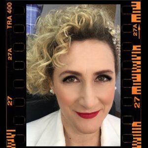 Luísa Cruz Instagram - Ontem despedi-me da minha Ângela de @amoramor_sic_oficial !
Obrigado a todos - colegas, técnicos e toda a equipa - por me ajudarem a construir e a viver esta personagem.
Foi uma honra e um prazer.
Até já!!! 💕😘
.
Obrigada @sptelevisao @sicoficial @daniel__oliveira