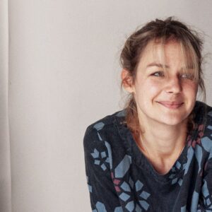 Luise Heyer Instagram - "Sabine rackert sich ab, bei der Arbeit, für ihren Sohn Jonas - und wird doch ständig übersehen. Als die Schließung der Rostocker Arunia-Werft droht, in der sie als Servicekraft arbeitet, ist das wie der letzte Funke, der sie in Brand setzt. Ihre Verzweiflung lässt sie zur Waffe greifen - gegen "alle Arschlöcher" in ihrer Welt: Und sie fühlt das erste Mal Freiheit." @ardmediathek 

Luise Heyer wird am 14.März im neuen Polizeiruf Rostock SABINE in der namensgebenden Hauptrolle zu sehen sein – 20.20 Uhr in der #ard 

Mit @charlyhubneroffice @uwe_preuss @andreasguenther_official @josefheynert @llinabeckmann @lea.willkowsky @lucasprisor @hendrikheutmann 

Drehbuch: Florian Oeller, Regie: Stefan Schaller, Kamera: Tim Kuhn, Schnitt: Andrea Mertens, Szenenbild: Sonja Strömer, Kostüm: Katja E. Waffenschmied, Maske: Jeanette Kellermann, Alexandra Lebedynski, Ton: Thorsten Schröder, Cast: Antje Wetenkamp, Musik: Johannes Lehniger, Produktionsleitung: Mathias Mann, Herstellungsleitung: Jeff Budd, Redaktion: Daniela Mussgiller, 
NDR Produzentinnen: Iris Kiefer, Nikola Bock
Eine Produktion der filmpool fiction gmbH

Foto @puria_safary 
@fitz_skoglund