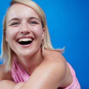 Luise von Finckh Instagram - neue headshots mit altem Team gemacht und dabei aus Versehen einem meiner Kindheitsidole nachgeeifert 👧🏼
Ob das mit der Gelfrisur heute immer noch so lustig ist … u tell me.
Verrückt nach Mary 2 mit @robinkater & @victoriareutermua 💞