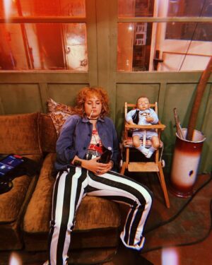 Luise von Finckh Instagram - Some #SameinSachse Behind the scenes 🤡 
hast du schon geguckt? Falls nicht, check mal meine Story, da gibts ne Überraschung.. 
Bin nach wie vor so stolz und würde am liebsten morgen wieder mit diesen Menschen an dieses besondere Set 💘@disneyplusde #DisneyPlus