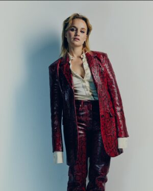 Luise von Finckh Instagram - DAY 1 Berlinale - slide um einen Piraten zu sehen 🍓
Fotos by @studio.maximilian.koenig 
Styling by Queen @theresagrs // thx to @loewscommunications @sportmax 
HaM by @mariyaavm 
Boldness by me