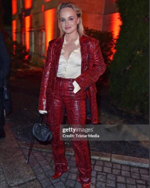 Luise von Finckh Instagram - DAY 1 Berlinale - slide um einen Piraten zu sehen 🍓
Fotos by @studio.maximilian.koenig 
Styling by Queen @theresagrs // thx to @loewscommunications @sportmax 
HaM by @mariyaavm 
Boldness by me