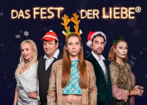 Luise von Finckh Instagram - DAS FEST DER LIEBE • ab heute in der @ardmediathek 
Ich hatte wieder eine riesige Freude an Jäcky und hoffe ihr auch. Bei unserer Fortsetzung von „Das Begräbnis“ besucht ein Teil der Familie Meurer zu Weihnachten die wohlhabende Familie Sträuble in Westdeutschland.
Besinnlich ist es nicht, aber dafür lustig 👹Viel Spaß!