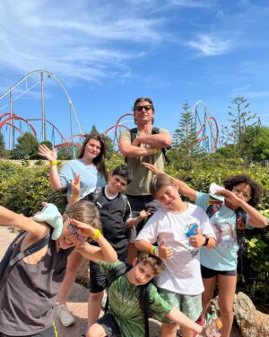 Luka Peroš Instagram - The Big 10!!! 
Mega fiesta para el cumple de DL en nuestro favorito lugar… Primera vez en Shambala y Dragon Khan! 
Parabéns, meu filhu❤️😊

#nevergrowup #portaventura #funtime