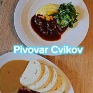 Lukáš Hejlík Instagram - U @pivovarcvikov mají i nabíječky, a tak jsme krom dobití našich žaludků zvládli i docvaknout #id4 od @volkswagencz , pro které děláme tenhle seriál #nabijimse , takovou #egastromapa . Svíce, líčka a nabušená cukrářská vitrína. 
#pivovarcvikov
#gastromapalukasehejlika 
#vwambassador 
@machuvkraj
@luzickehory
@regionliberec
#volkswagencz 
#partnergastromapy