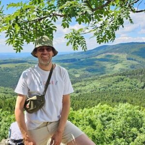 Lukáš Hejlík Instagram - Nádherný! Výhled z Rabštejna! A pak ten oběd na @chata.rabstejn . Jo, to jsem si užil. Vyrazil jsem taky s @fjallraven_shop_cz_sk, jako jejich ambassador. Však ještě dnes do nedělní půlnoci 30.6.24 platí kód GMLH, 20 procent sleva na jejich eshopu.
@olomoucky_kraj_tourism 
#rabstejn
#oskava
#turistikabezestop 
#manifestudrzitelneturistiky